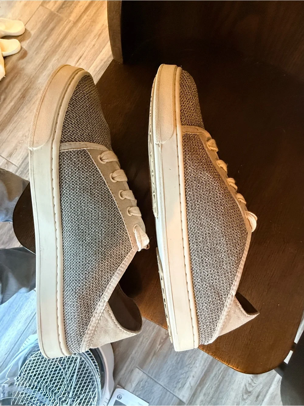 OluKai PEHUEA LI Lace-Up Sneakers Women's size 8.5